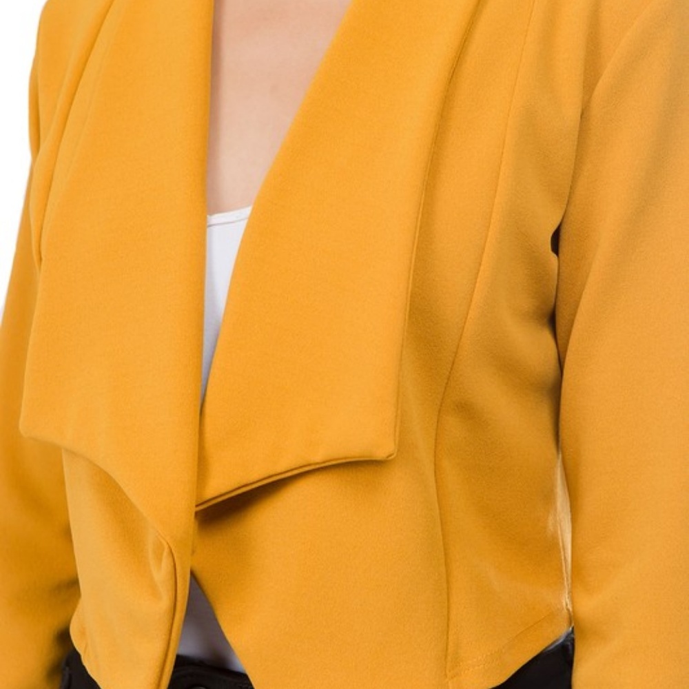 🚨Cropped blazer🚨 - Picture 3 of 4